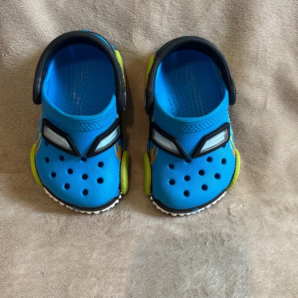 Crocs Fun Lab Toddler Boys Blue Flame Truck Clogs Shoes Size C5